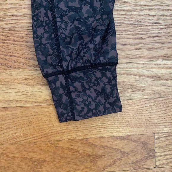 In great condition, Fety leggings, Size LARGE, Brown and black splash detail - Picture 6 of 8